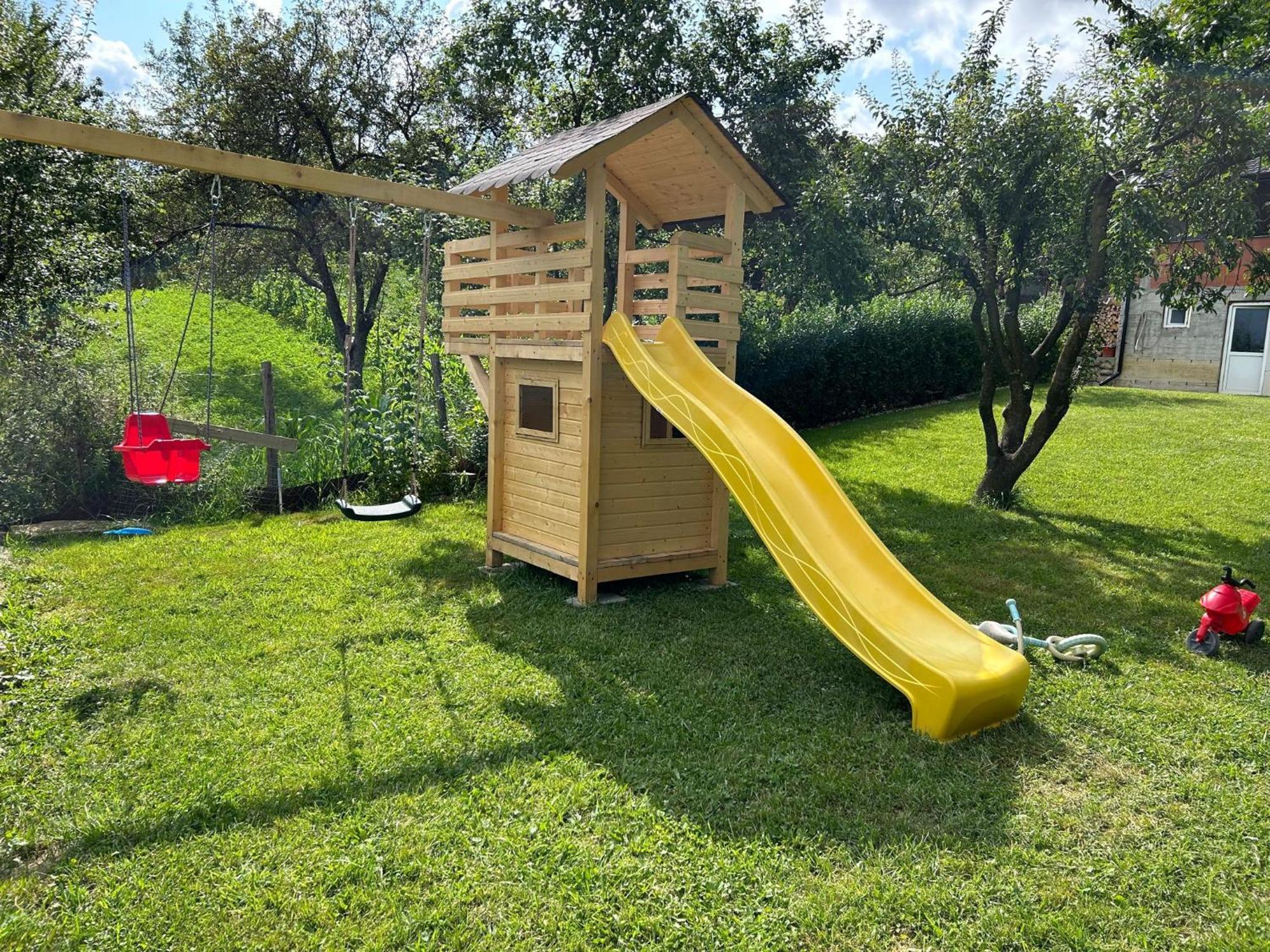 Villa Vila Ella à Căpăţîneni-Ungureni Extérieur photo